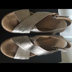 Clarks artisan gold wedge sandals - Size 10M - EUC